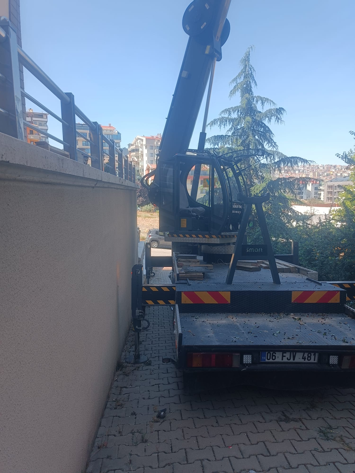 Çankaya çatı tamiri – ASV Vinç sepetli vinç hizmeti ile güvenli yüksekte çalışma operasyonu