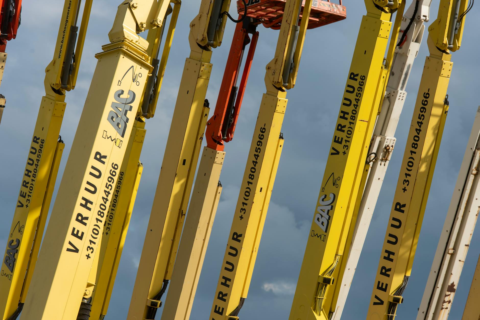 Sepetli Vinç Kaç Metreye Çıkar? Yükseklik Kapasiteleri | Ankara Sepetli Vinç